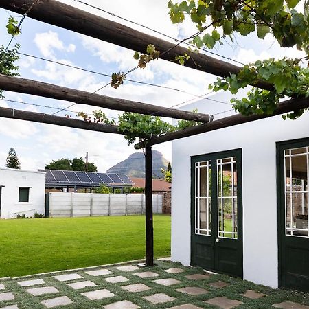 Victorian Square Guesthouse Graaff-Reinet 외부 사진
