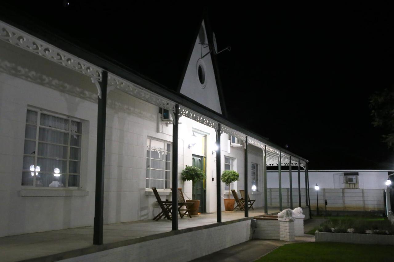 Victorian Square Guesthouse Graaff-Reinet 외부 사진