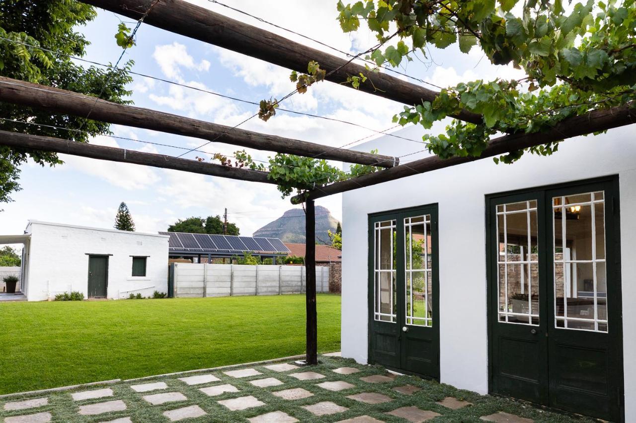 Victorian Square Guesthouse Graaff-Reinet 외부 사진