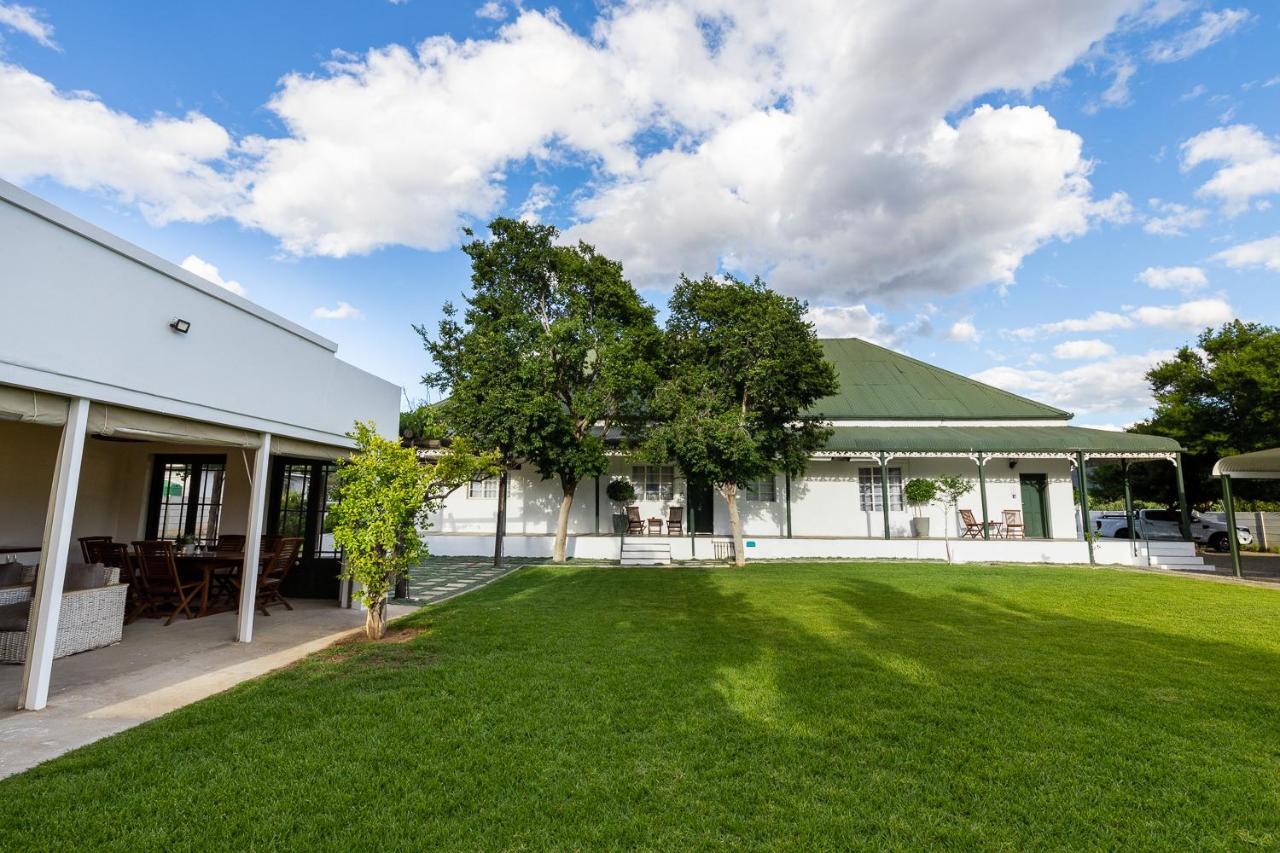 Victorian Square Guesthouse Graaff-Reinet 외부 사진