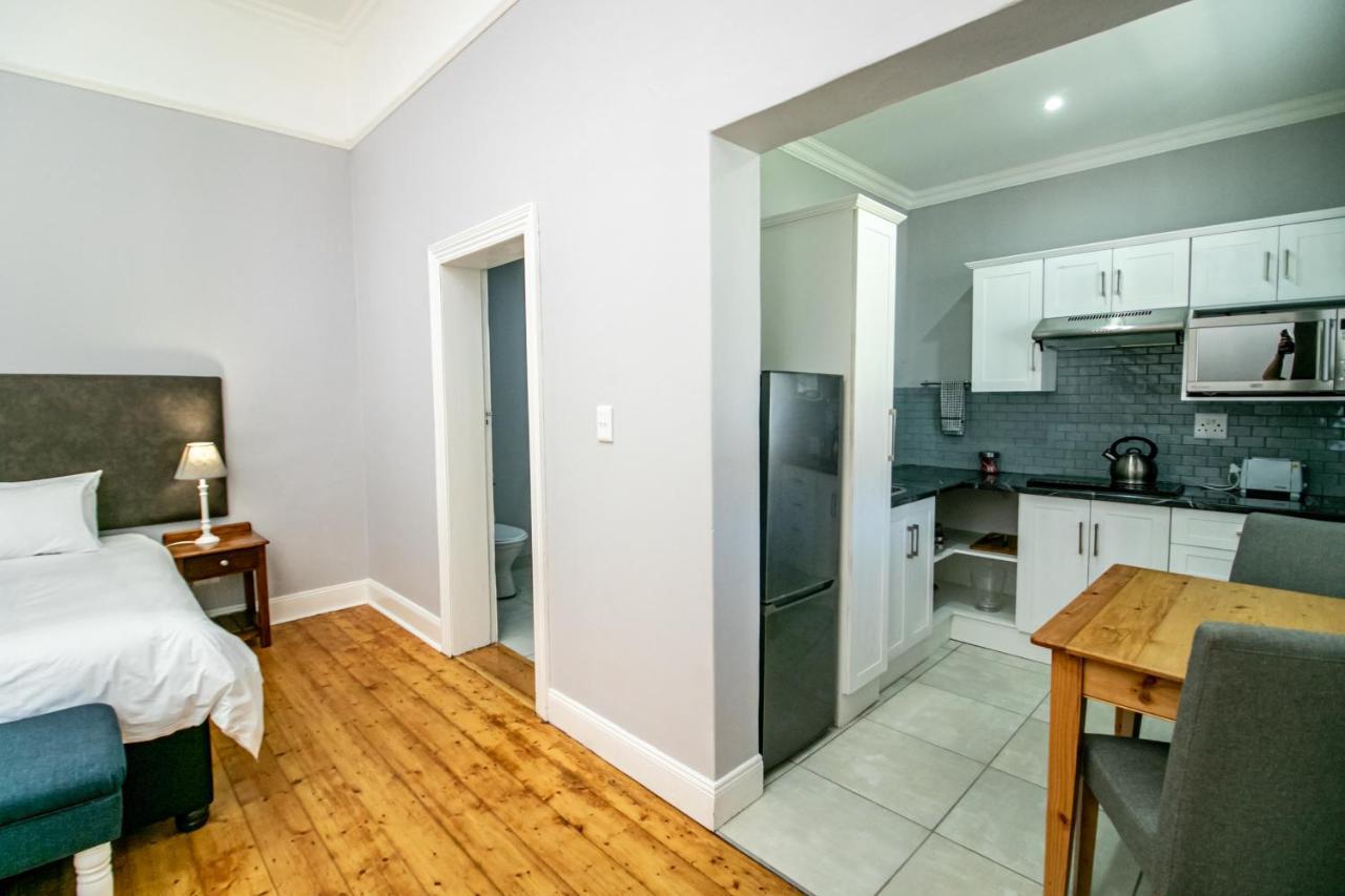 Victorian Square Guesthouse Graaff-Reinet 외부 사진