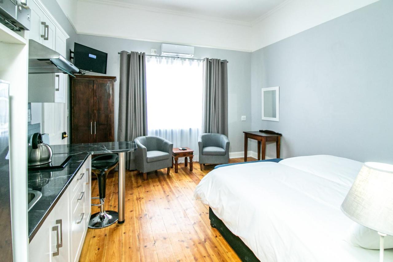 Victorian Square Guesthouse Graaff-Reinet 외부 사진