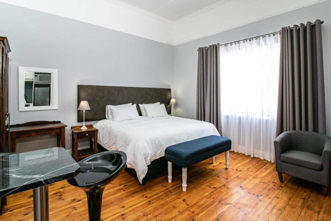 Victorian Square Guesthouse Graaff-Reinet 외부 사진